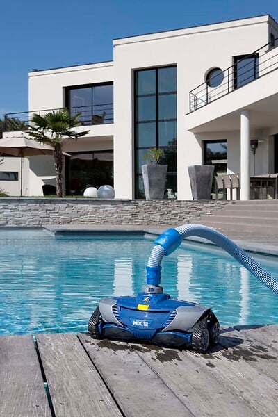 Robot aspirateur fond et parois de piscines hors sol et enterrées