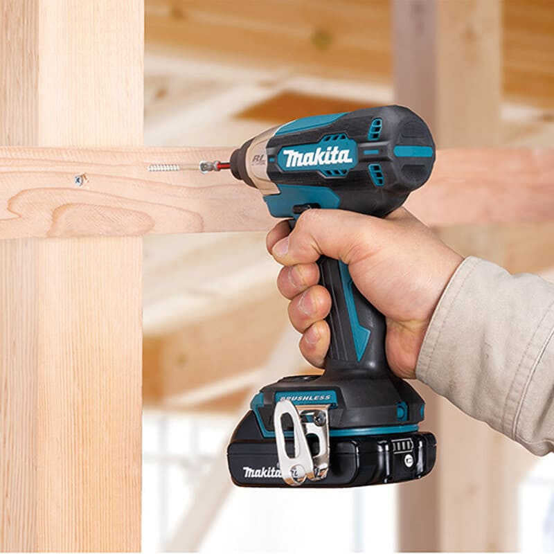 Schlagschrauber 140Nm Brushless 2x3Ah 18V LXT ® MAKITA DTD157RFJ im MAKPAC