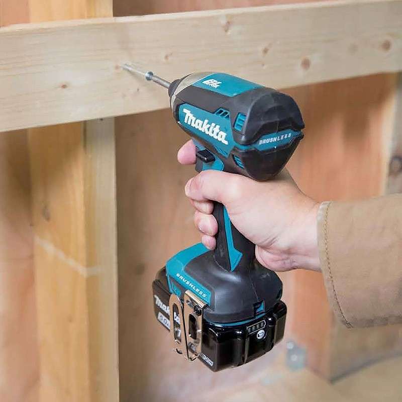 Schlagschrauber MAKITA DTD153RTJ 18 V Li-Ion 170 Nm (2 x 5 Ah)