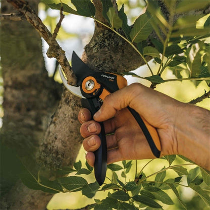Sécateur bi-matière FISKARS Smartfit Plus 541 24mm